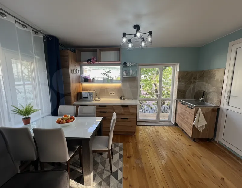 Auto 12.04.2026: AI interior transformation result in Real Estate style